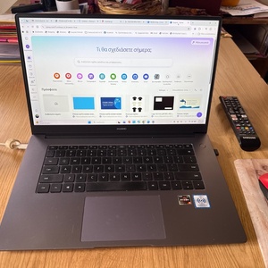 Huawei MateBook D15 15.6" IPS FHD (Ryzen 5-3500U/8GB/256GB SSD/W10 Home) Mystic Silver (US Keyboard)