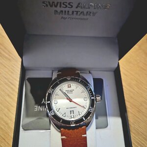 Swiss Alpine Military by Grovana Ανδρικό Ρολόι 44mm Μπαταρίας με Καφέ Δερμάτινο Λουράκι 7066.1532SAM
