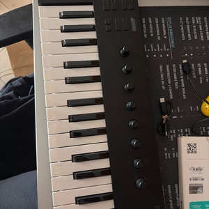 Native Instruments Midi Keyboard Komplete Kontrol M32 με 32 Πλήκτρα σε Μαύρο Χρώμα