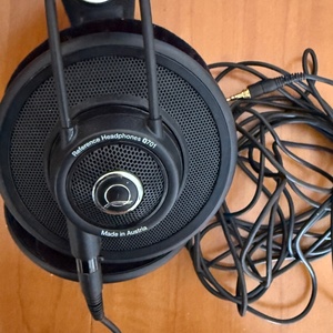 AKG Q-701