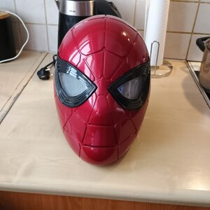 Hasbro Marvel: Spiderman Iron Spider's Electronic Helmet Κράνος Ρέπλικα μήκους 3εκ. σε Κλίμακα 1:1 F0201