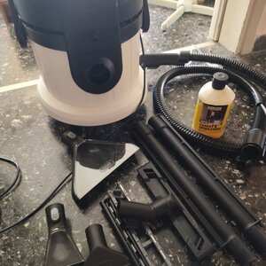 Karcher SE 4 Plus Special Σκούπα Υγρών / Στερεών 1000W με Πλαστικό Κάδο 4lt