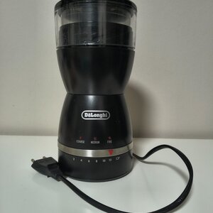 De'Longhi 0177111022 Ηλεκτρικός Μύλος Καφέ 170W με Χωρητικότητα 90gr και 3 Επίπεδα Άλεσης Μαύρος