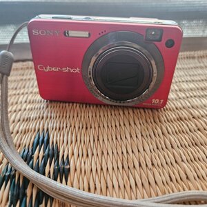 Sony Compact Camera 10.1MP 5x Optical Zoom with 2.7" Display