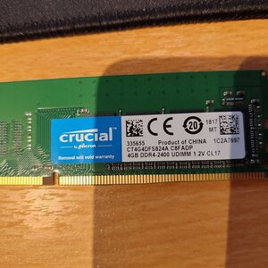  Crucial 8GB (2x4GB) DDR4 2400MHz σε άριστη κατάσταση με συσκευασία 