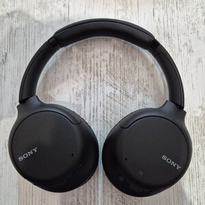Sony WH-CH710N Ασύρματα / Ενσύρματα Over Ear Ακουστικά με 35 ώρες Λειτουργίας και Quick Charge Μαύρα