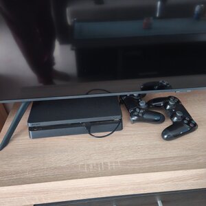 PS4 SLIM 1 TB 
