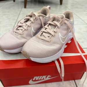 Nike Downshifter 12 DD9294-600 Γυναικεία Αθλητικά Παπούτσια Running Barely Rose / White / Pink Oxford