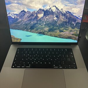 Apple MacBook Pro 16" M2 Max 2023 – 32GB RAM – 1TB SSD – 38-Core GPU