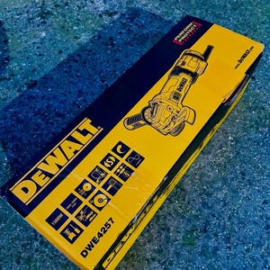 Dewalt DWE4257 Τροχός 125mm Ρεύματος 1500W με Ρύθμιση Στροφών