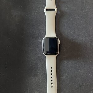 Apple Watch SE 2022 Aluminium 40mm Αδιάβροχο με Παλμογράφο (Starlight with Starlight Sport Band)