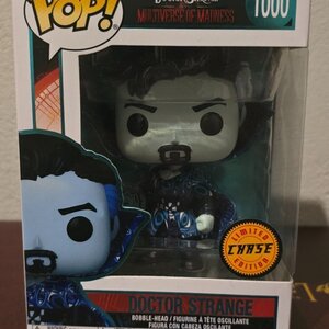 Funko Pop! Marvel: Doctor Strange in the Multiverse of Madness - Doctor Strange 1000 Bobble-Head Chase