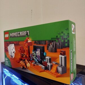 LEGO Minecraft The Nether Portal Ambush για 8+ Ετών 21255