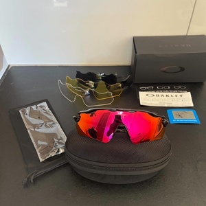 Oakley Radar Ev Path Ανδρικά Γυαλιά Ηλίου με Μαύρο Κοκκάλινο Σκελετό και Μαύρο Polarized Καθρέφτη Φακό OO9208-51