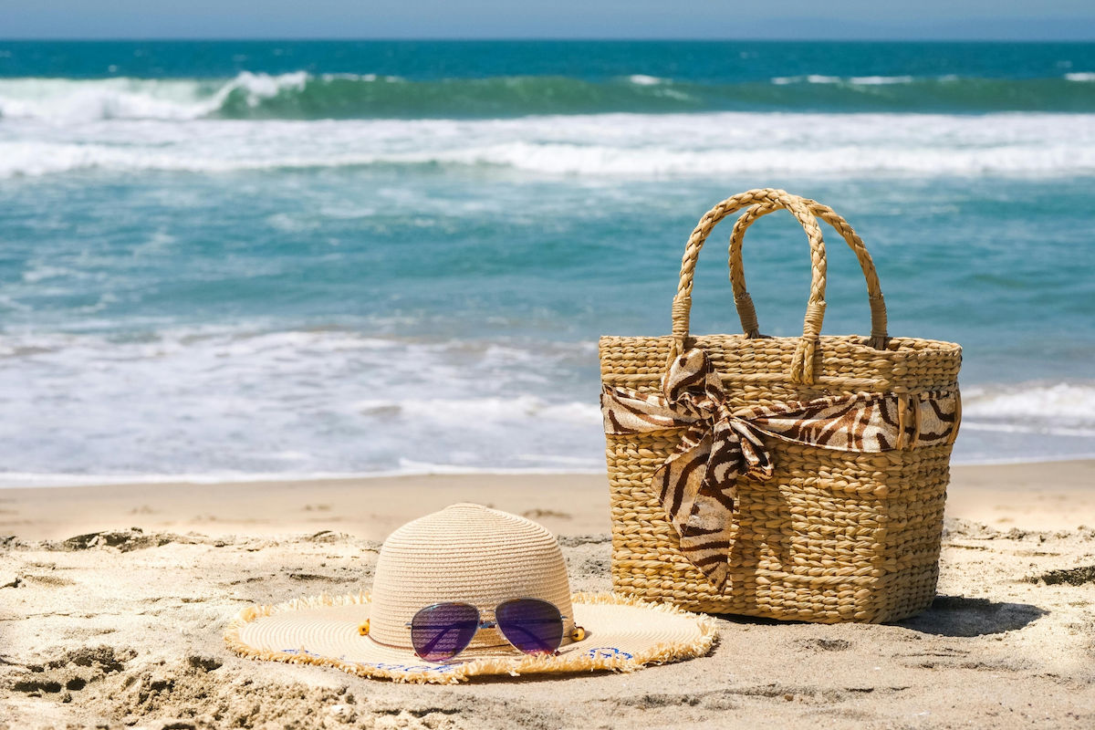 Οι τσάντες παραλίας που θα ομορφύνουν τα beach looks σου