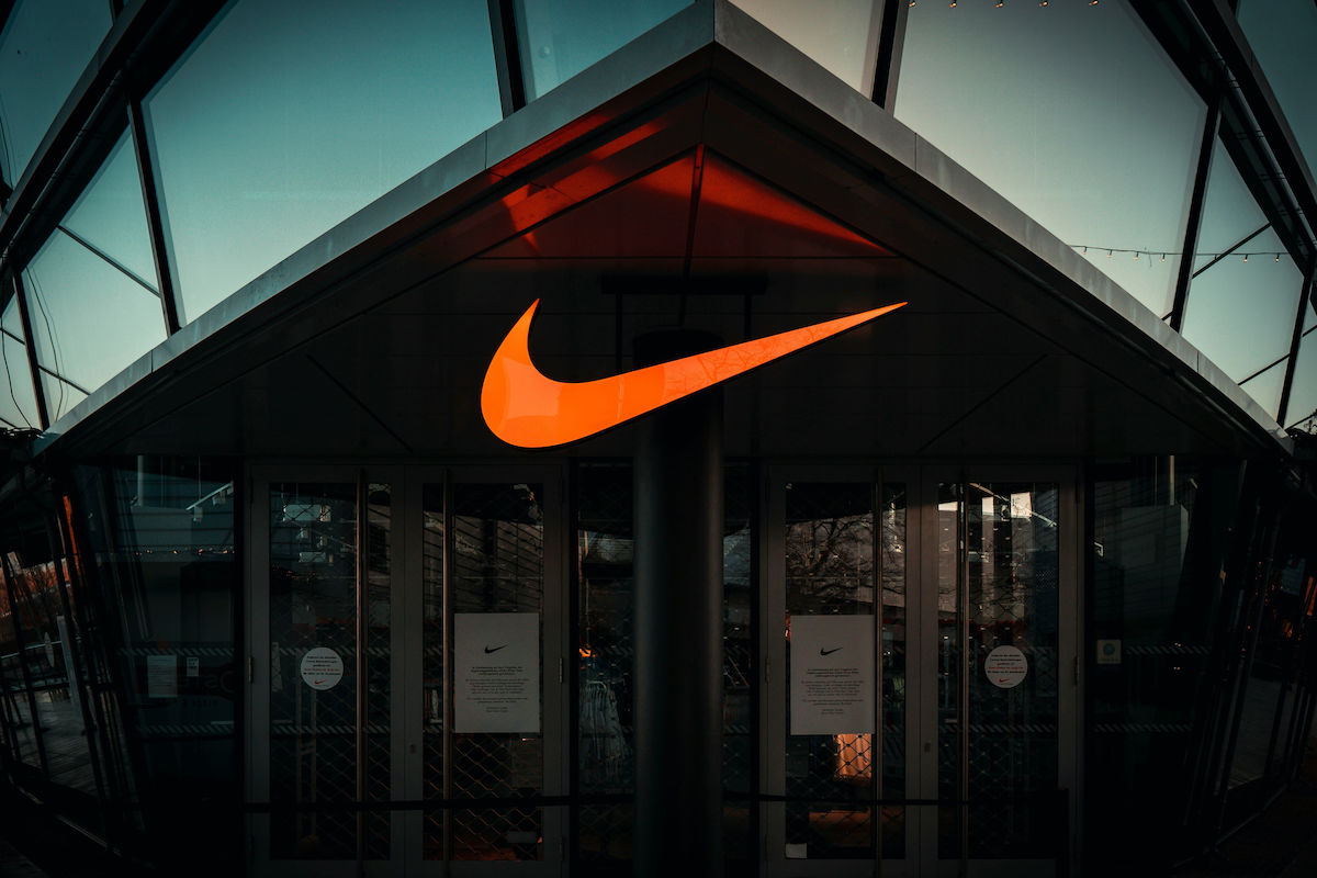 Δημοφιλή γυναικεία sneakers από την Nike