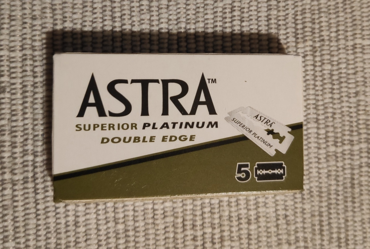 Astra Superior Platinum Double Edge Резервни остриета за чувствителна кожа 5бр
