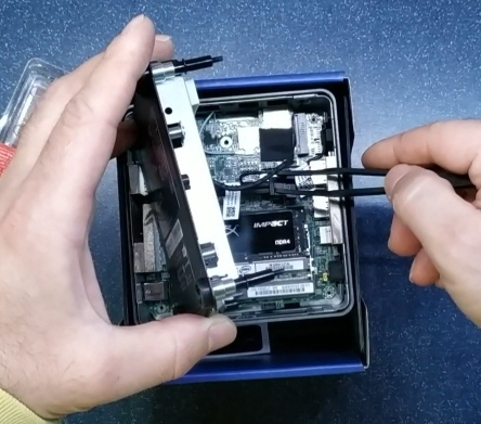 Intel NUC Kit NUC8i3BEH