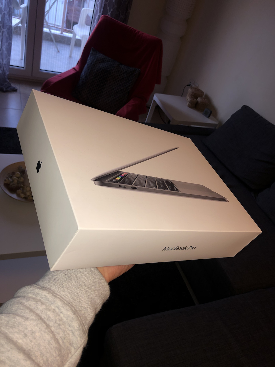 Apple MacBook Pro 13 (2020) 13.3" IPS QHD+ Retina Display (i5/8GB/256GB SSD/Grafică Iris Plus 645) (Tastatură GR)