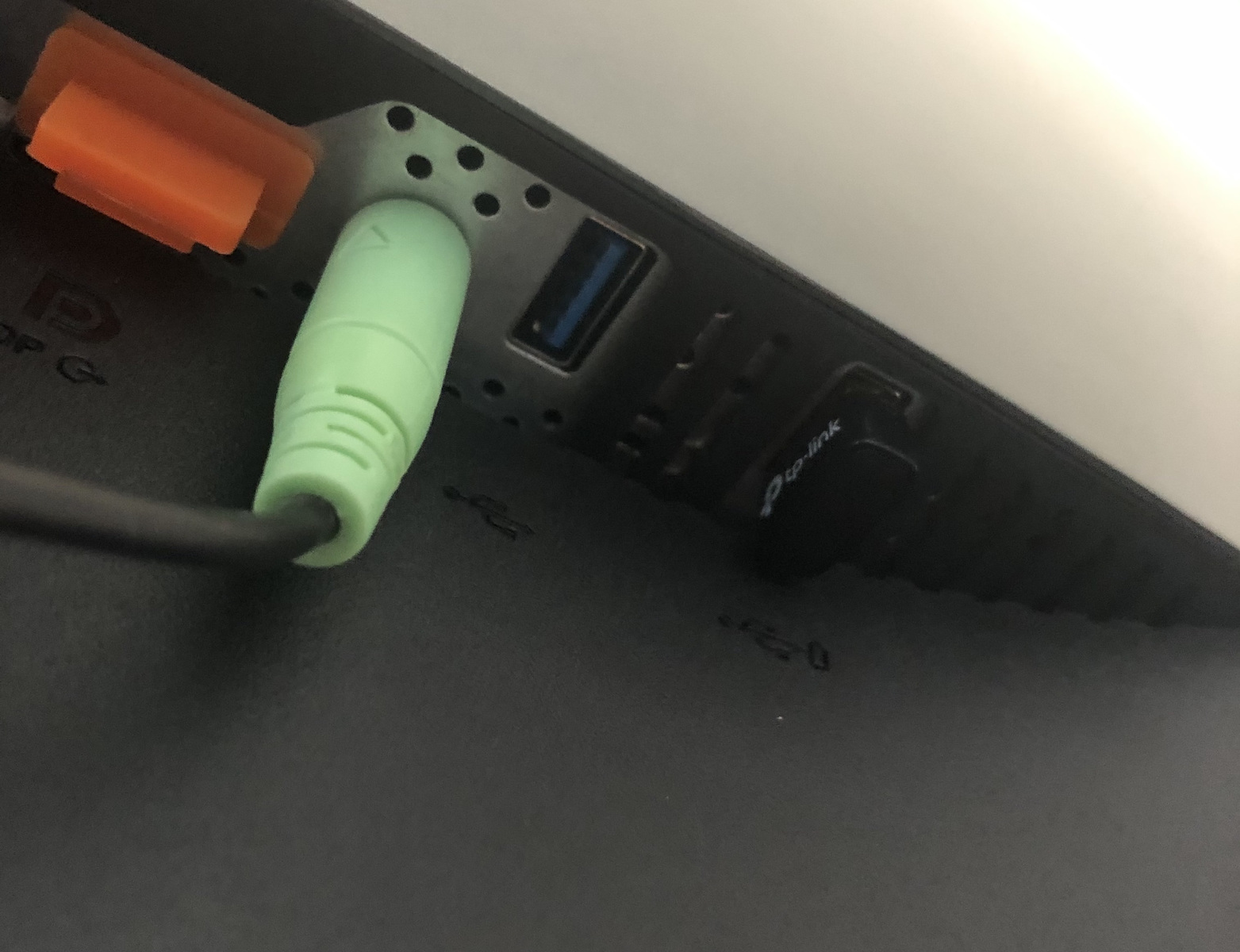 TP-LINK UB400 v1 USB Bluetooth 4.0 Адаптер с Обхват 10м Черен