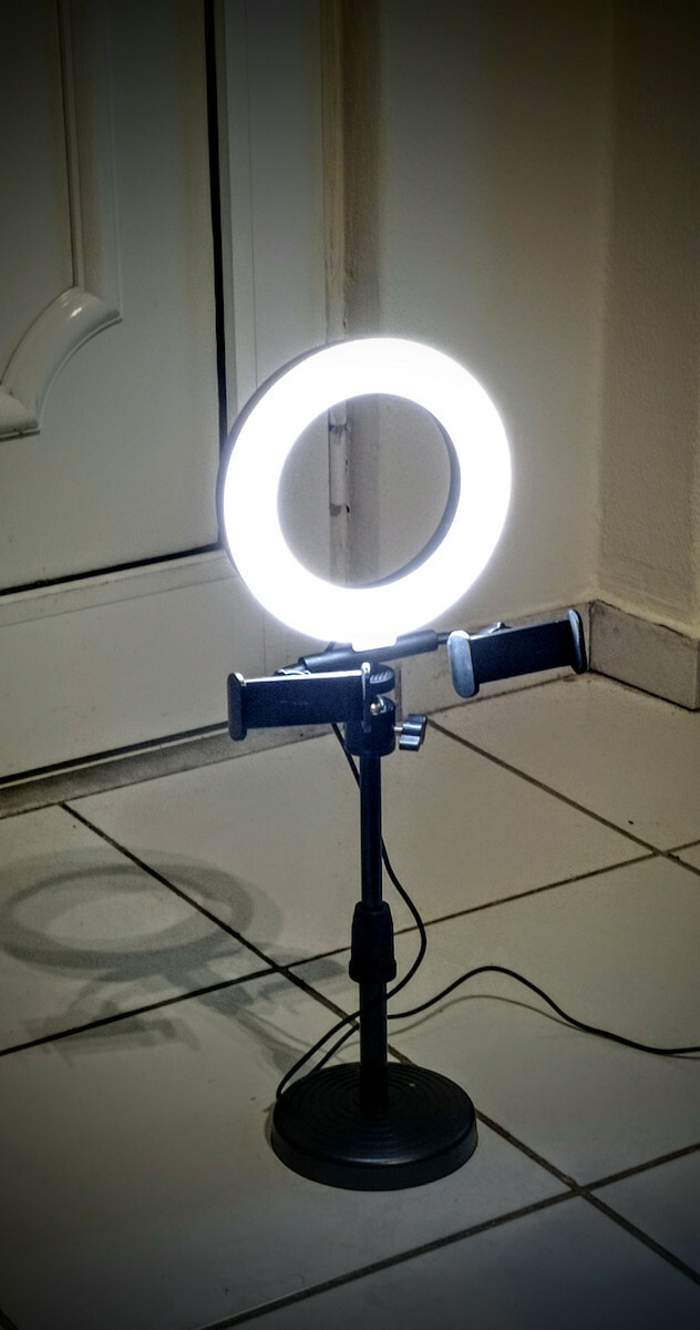 LED Ringlichter Ständer mit 2 Handyhaltern Ringlicht 15cm 3000 - 6000K mit Desktop Ständer/Halterung und Handyhalter