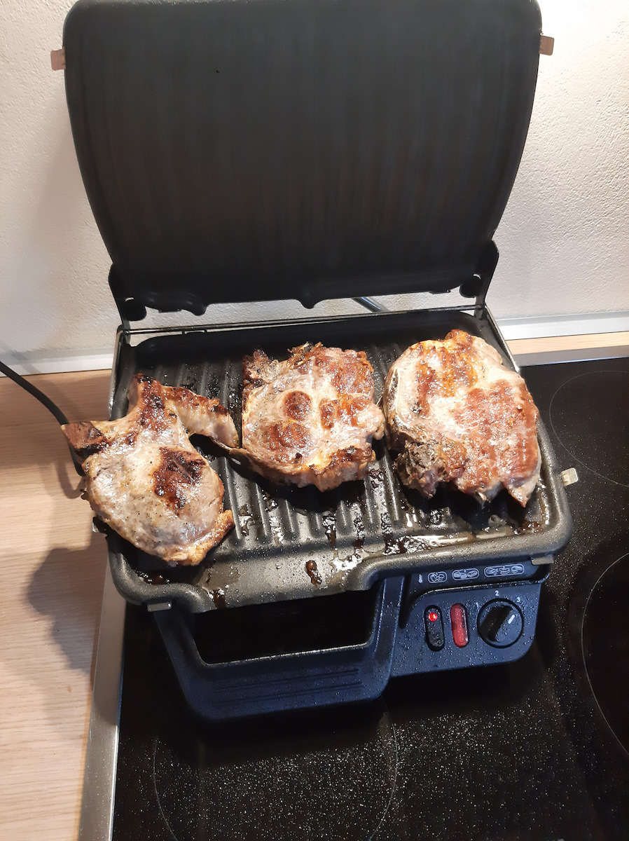 Tefal Ultra Compact 600 Sandwich Maker Grill with Removable Plates 2000W Inox