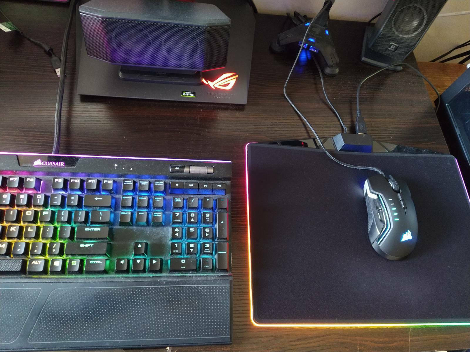 Corsair MM800 RGB Polaris Cloth Edition Gaming Padel Pentru Mouse Mediu (350mm) cu Iluminare RGB prin USB Negru CH-9440021-EU