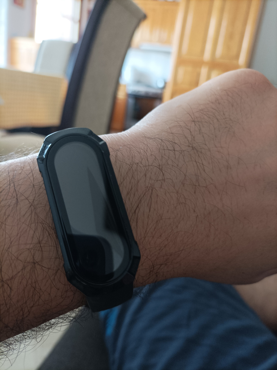 Plastikhülle mit Glas in Schwarz Farbe für Mi Band 5 / 6