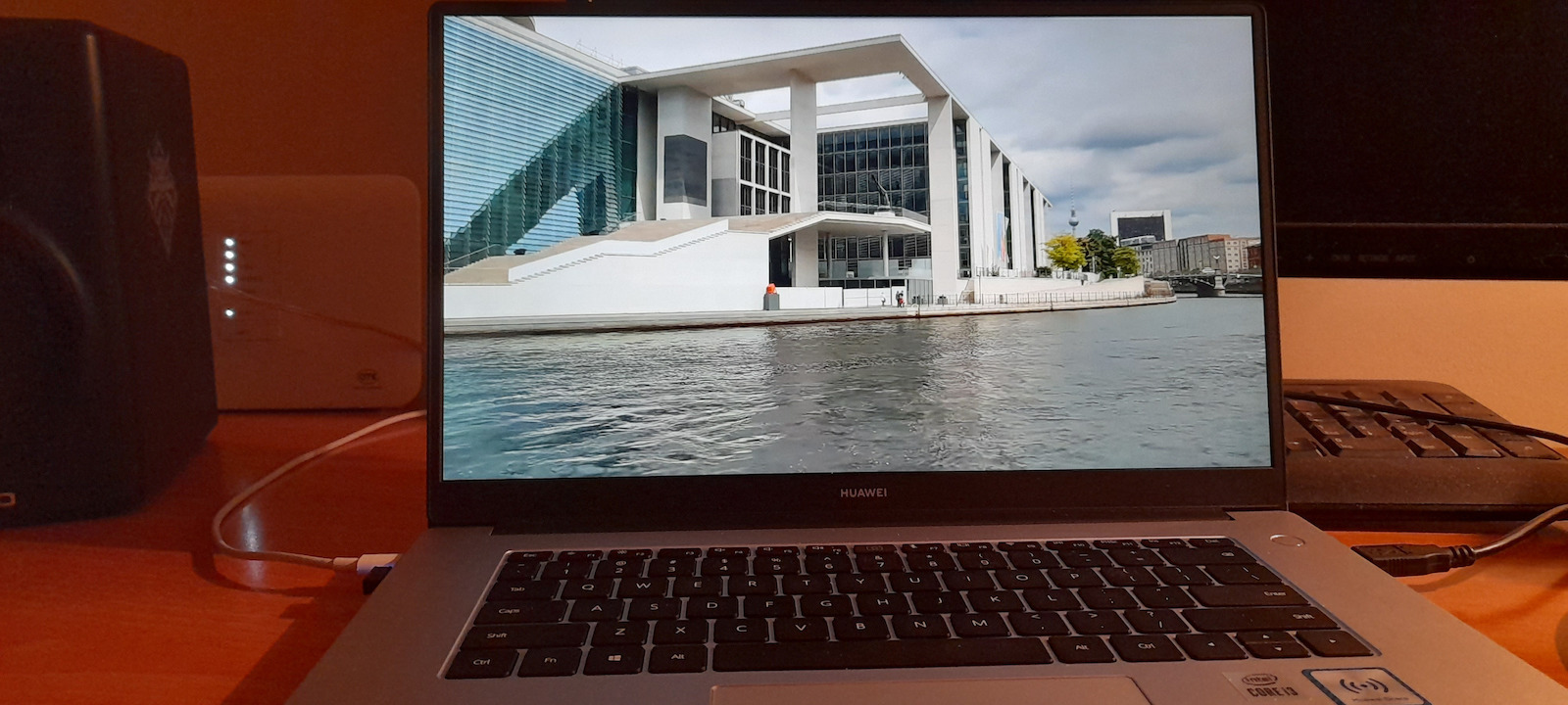 Huawei MateBook D15 15.6" IPS FHD (Kern i3-10110U/8GB/256GB SSD/W10 Startseite)