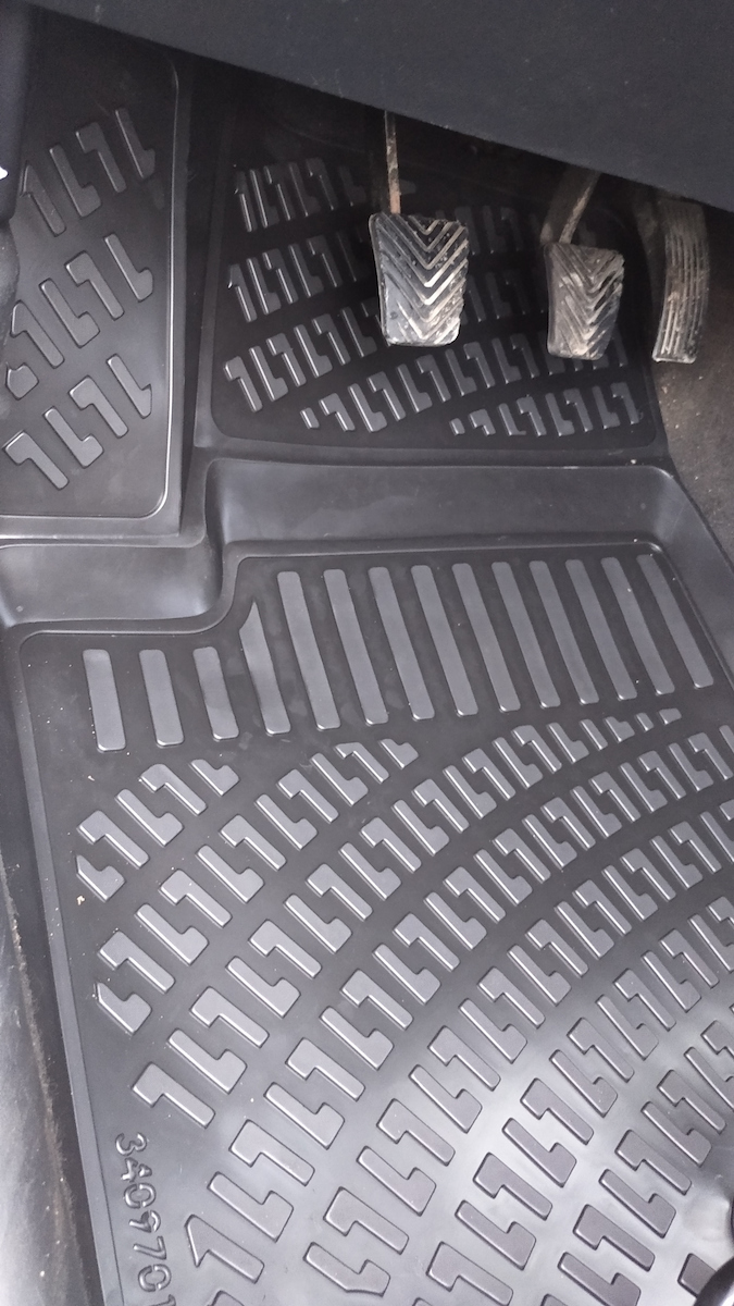 Rizline Set of Front and Rear Mats 4pcs Tray Type for Hyundai i20 2008-2014 Black