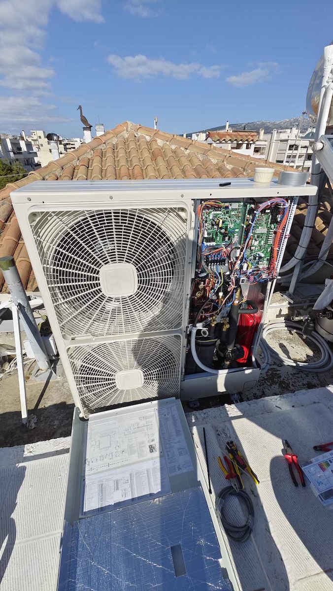 Hitachi Pompa de căldură 16kW Trei faze 60°C Monoblock