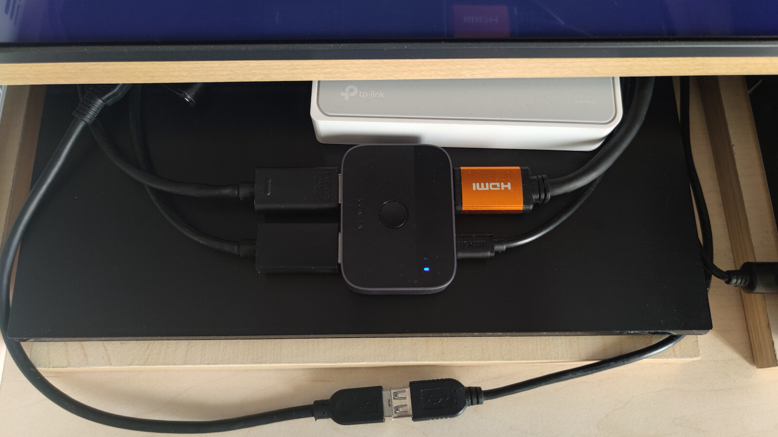 Ugreen CM561 2Port 8K/60Hz HDMI Switch 90385