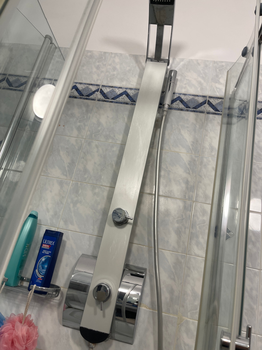 Dolce Vita Idea Shower Column with Bathtub Mixer 131.4cm Silver