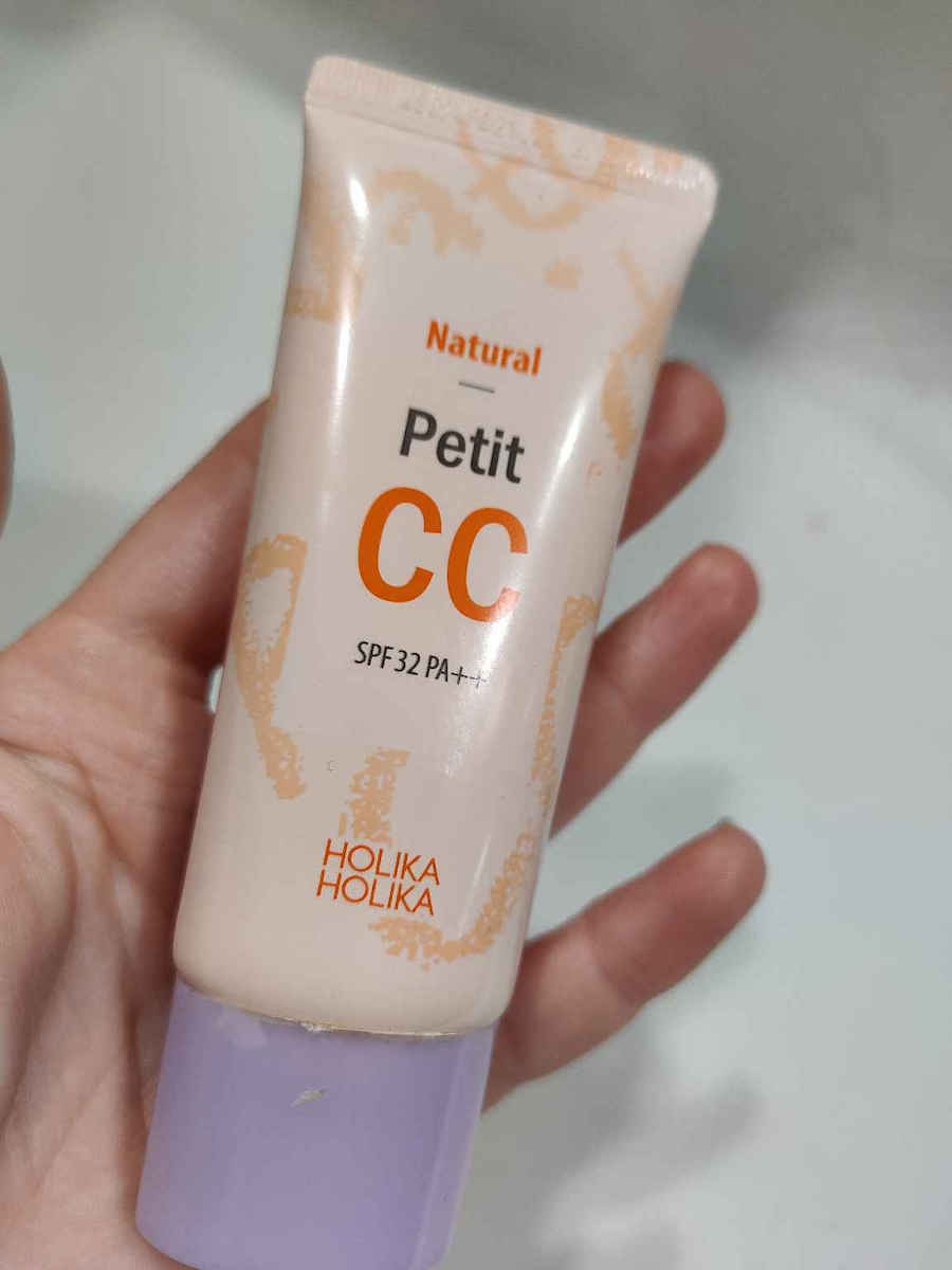 Holika Holika Natural Petit CC Face Cream Day with SPF32 for Moisturizing & Anti-aging 30ml