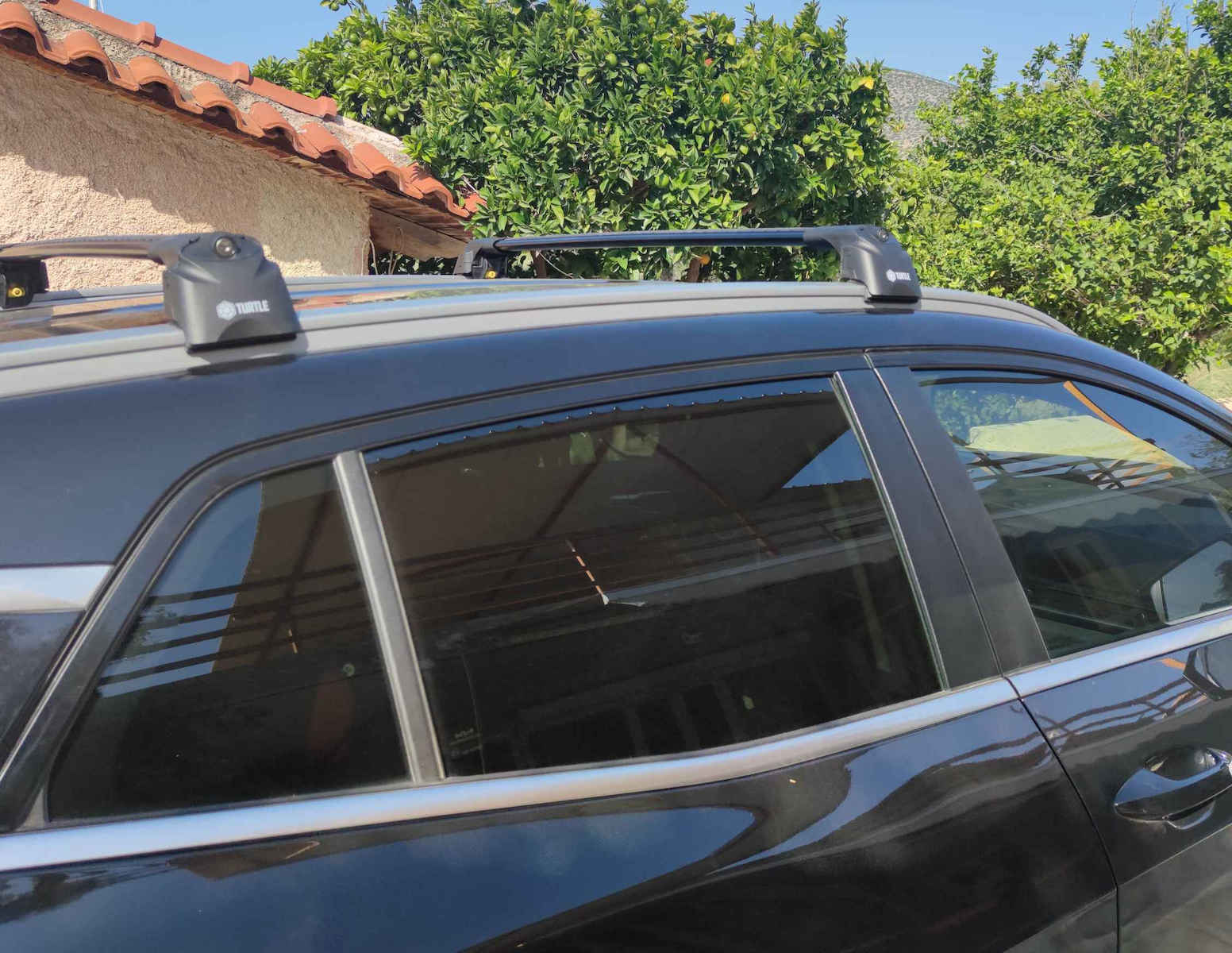 Turtle Aluminum Car Roof Bars Air2 98cm for Ford Galaxy Set with Roof Rack Legs and Lock Silver