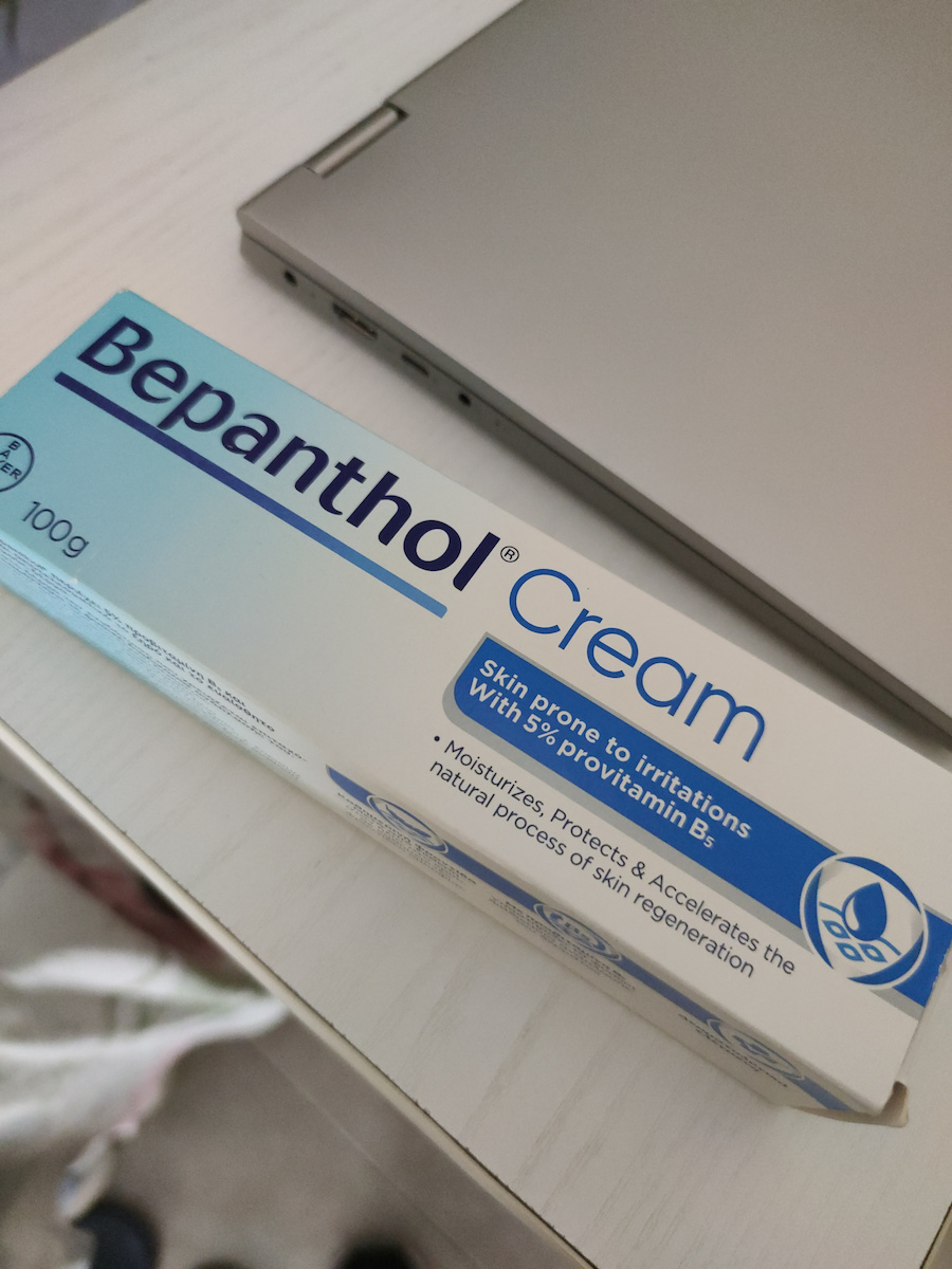 Bepanthol Feuchtigkeitsspendende Creme Regeneration für Trockene & Empfindliche Haut 100gr