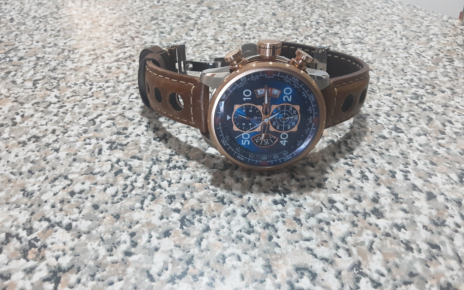 Invicta Aviator Мъжки Часовник 48мм Хронограф На Батерия С Златен Метален Гривна