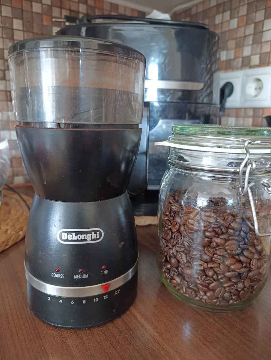 De'Longhi Ηλεκτρικός Μύλος Καφέ 170W με Χωρητικότητα 90gr Μαύρος