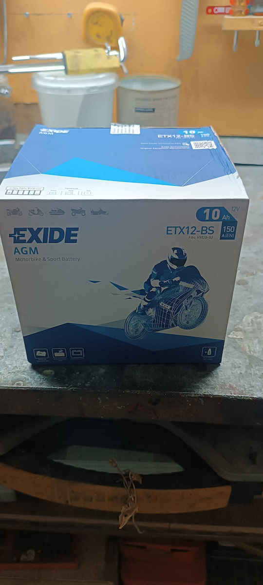 Exide Maintenance Free Closed Type Motorcycle Battery 160A with Capacity 10Ah