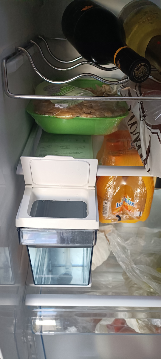 Hisense Side-by-Side Kühlschrank 562Es Total NoFrost H179.3xB90.8xT68.7cm. Schwarz RS694N4TFE