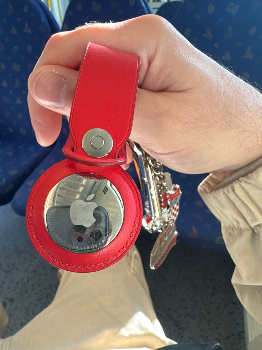 Apple Leather Loop Keychain Cazul Keychain Piele pentru AirTag în culoarea Roșu