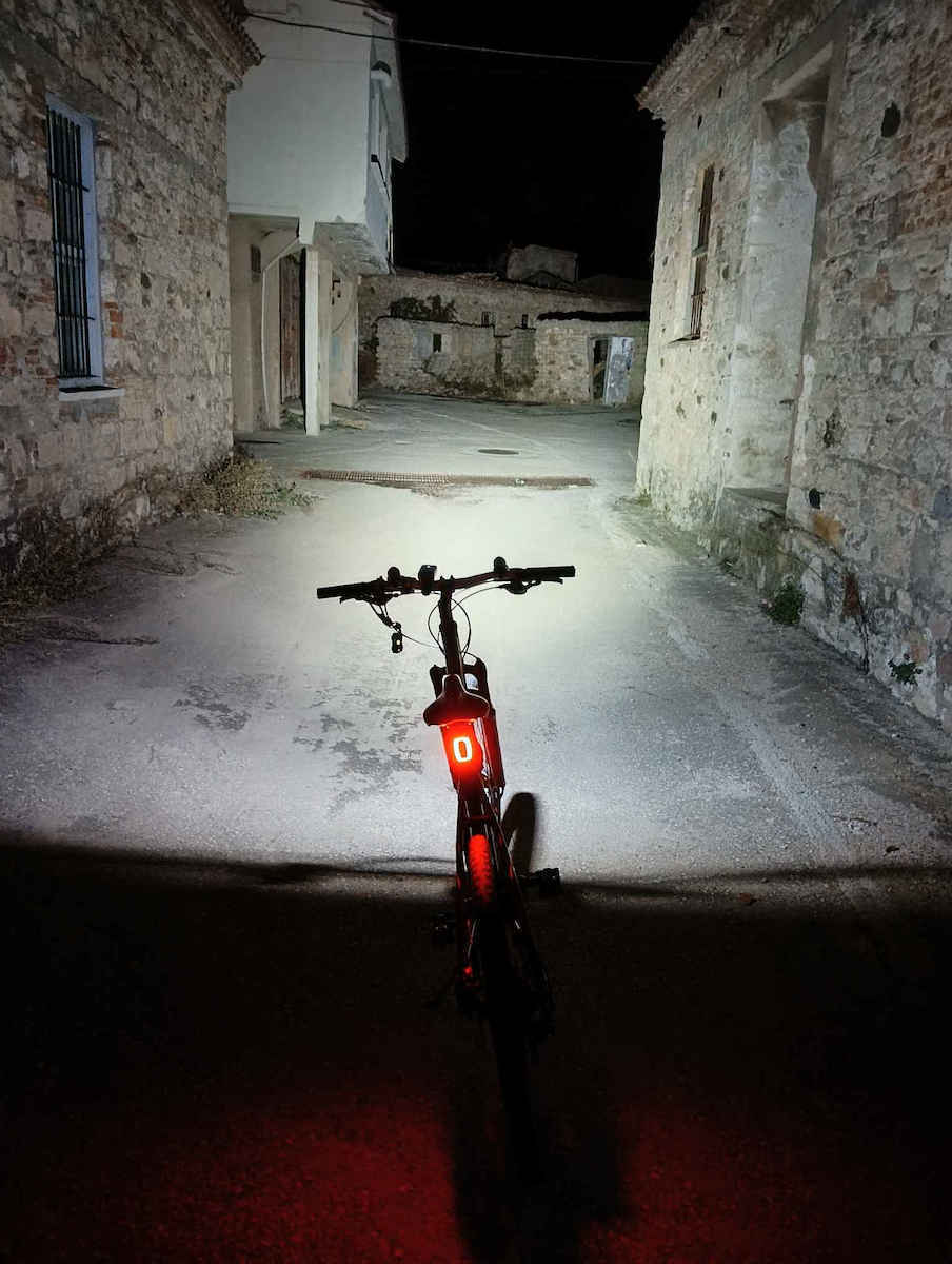 000.230.8214 Rechargeable Front Bicycle Light