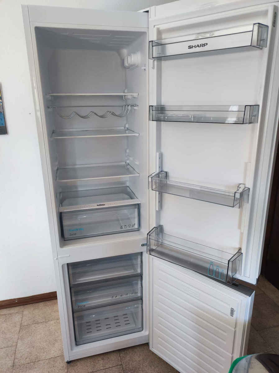 Sharp 288лт NoFrost В180xШ54xД59.5см. Бял SJ-FBB05DTXWE