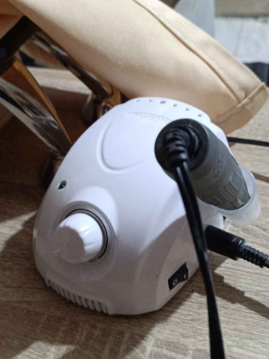 Strong Marathon 3 Champion Nail Drill Power 65W White with Pedal with 35000 Rotations per Minute