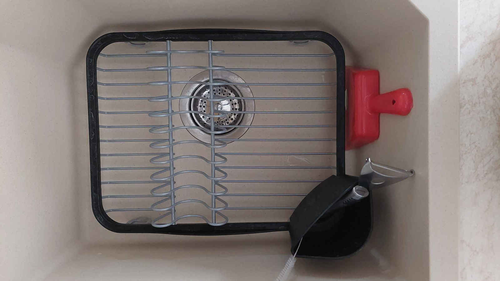 Umbra Sinkin Sink Strainer Metallic Black 36x28x13cm