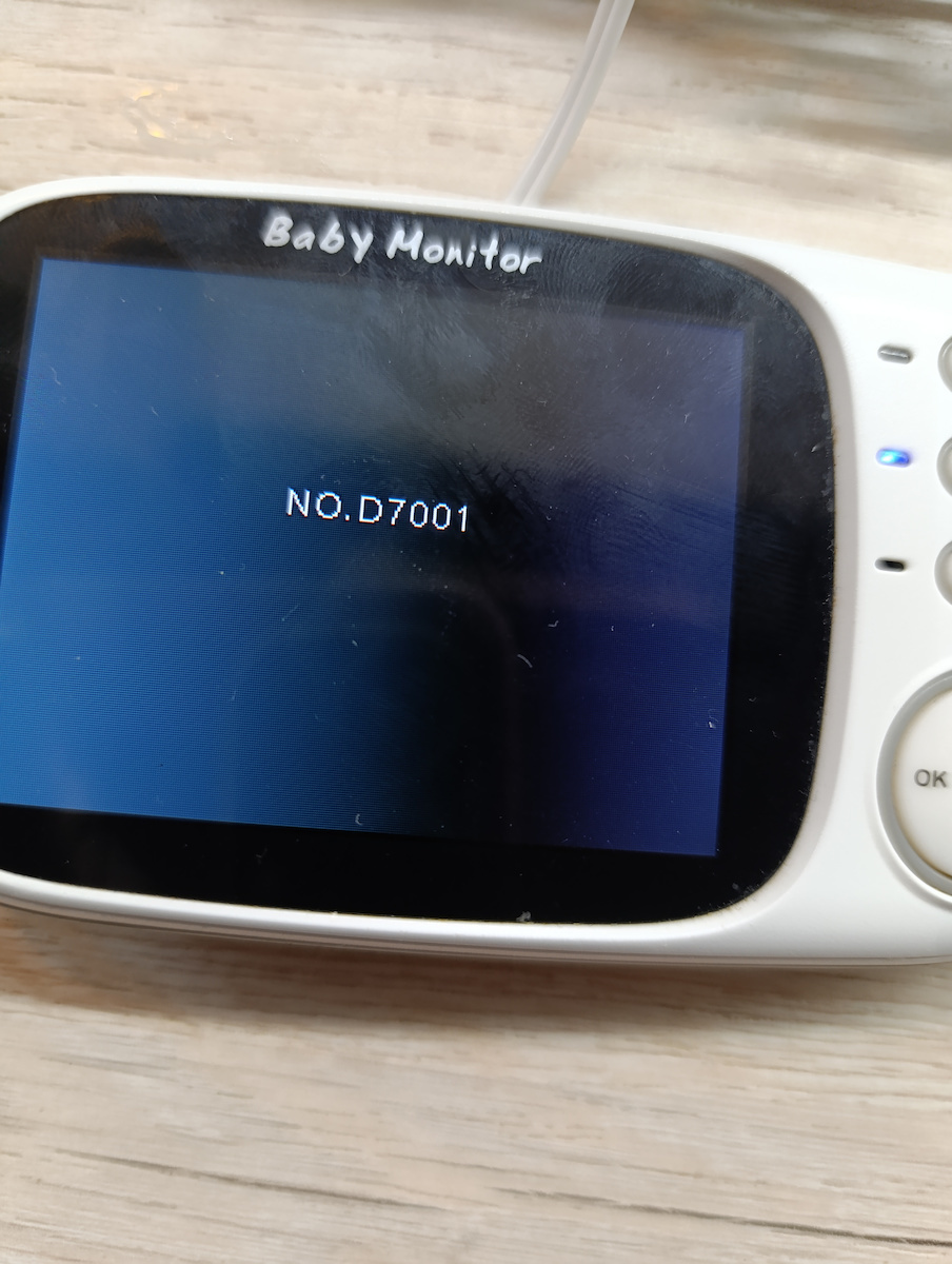Factory VB603 Drahtlose Babyüberwachung mit Kamera & Bildschirm 3.2" , Zwei-Wege-Kommunikation & Schlaflieder