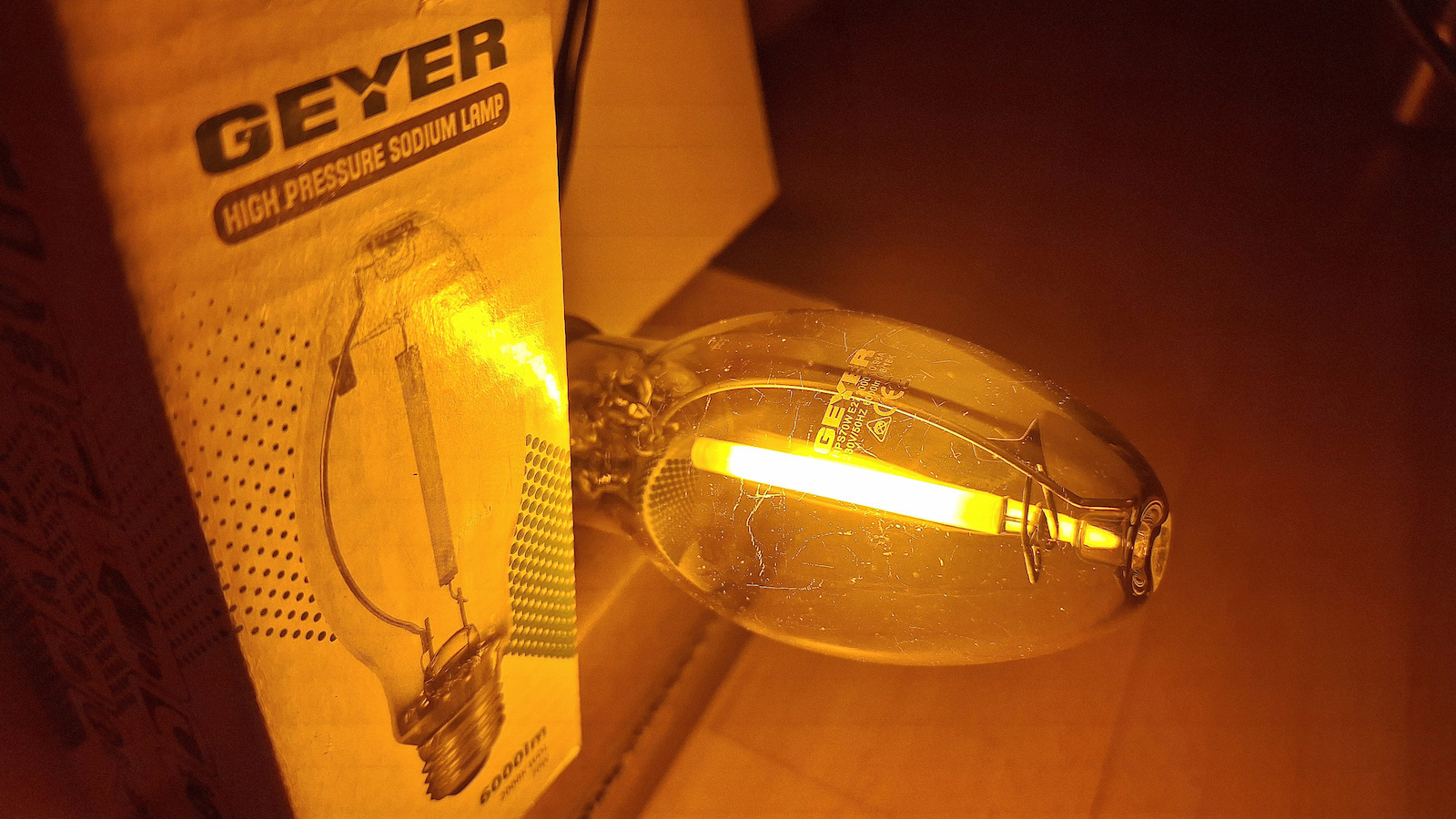 Geyer Λάμπα Νατρίου 70W για Ντουί E27