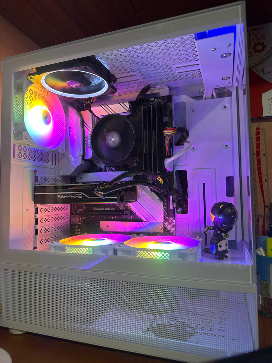 1STPLAYER MIKU Mi7-A Геймърско бюро Midi Tower Компютърна кутия със страничен прозорец и RGB осветление Черен
