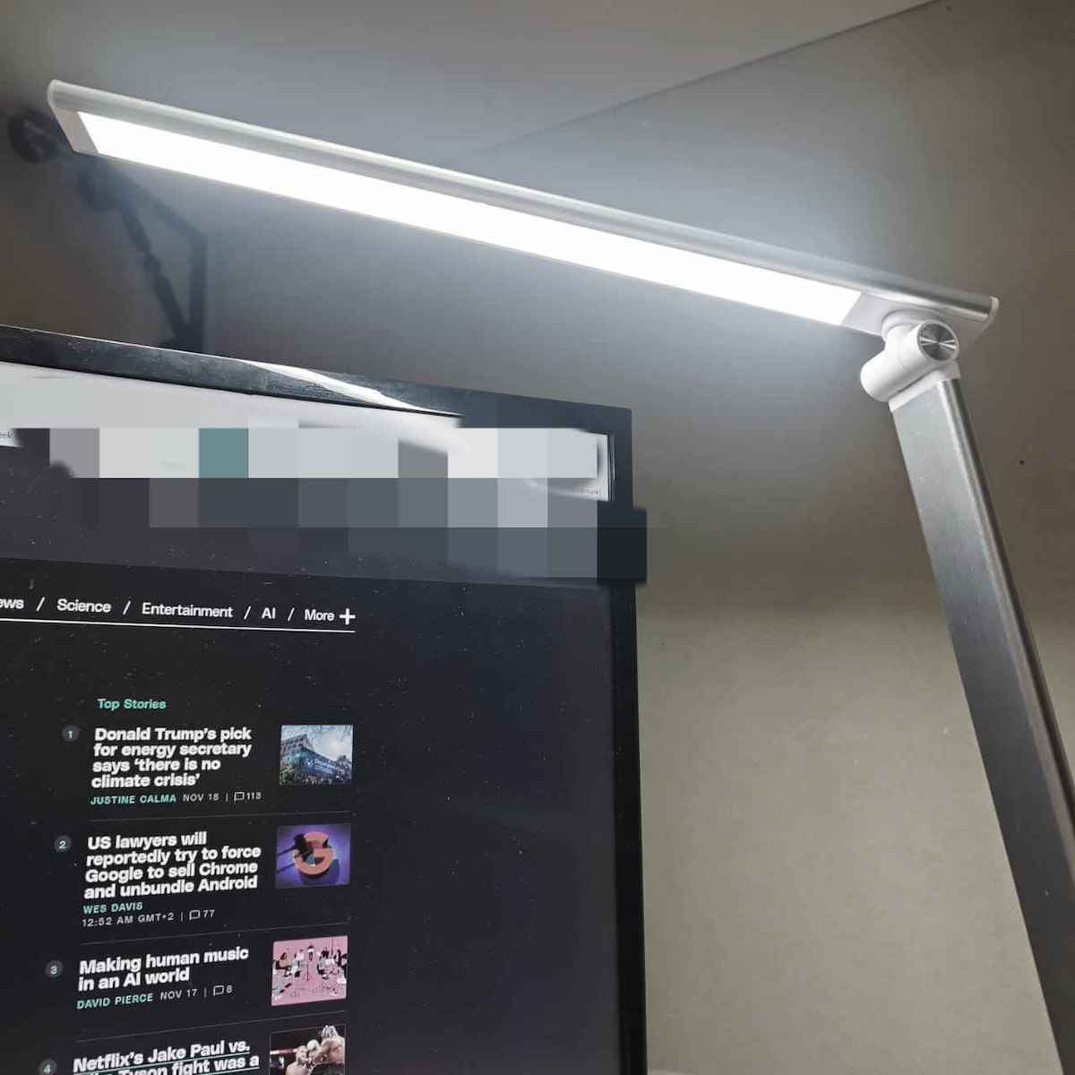 TaoTronics LED Office Lamp in White Color