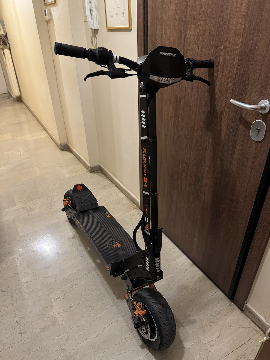 KuKirin G4 Electric Scooter with 70km/h Max Speed and 75km Autonomy in Negru Color